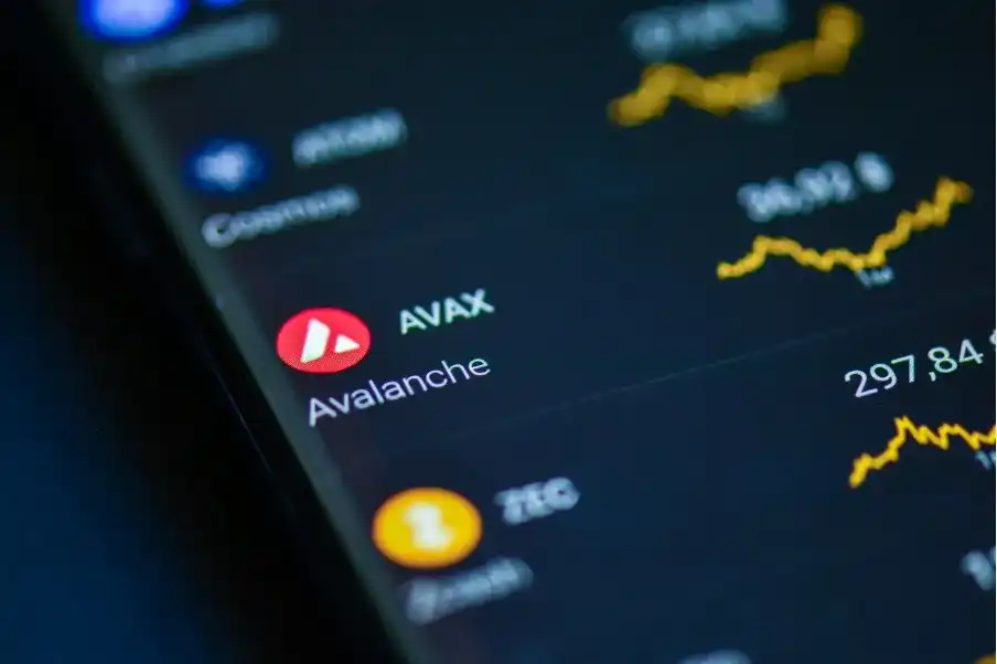 AVAX, LINK, and $ROE: Ecosystem Updates and Price Movements